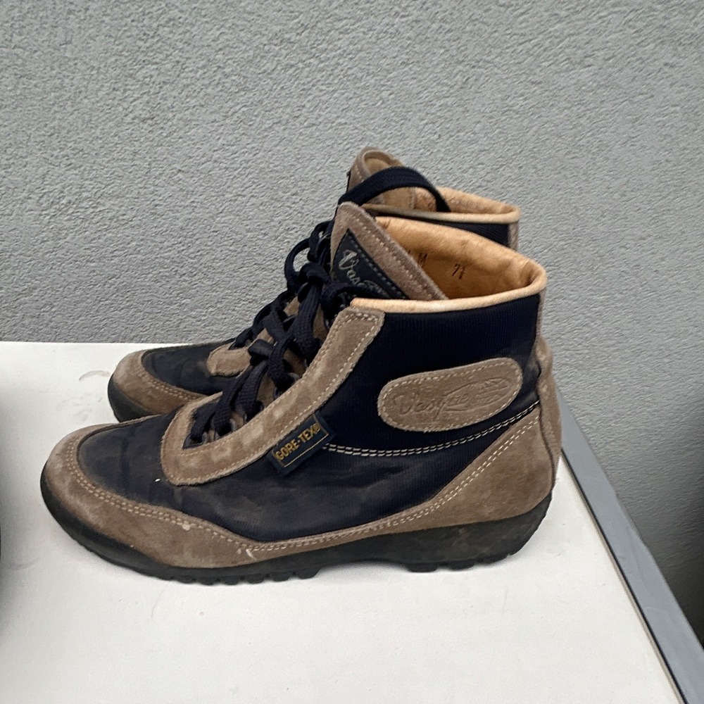 vintage Vasque Skywalk Gore-Tex hiking boots tan suede and navy blue 7.5 - Picture 3 of 9